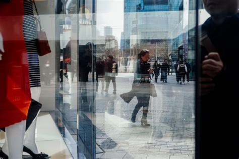 Bakgrundsbilder personer vit svart svartvit fönster stad gata