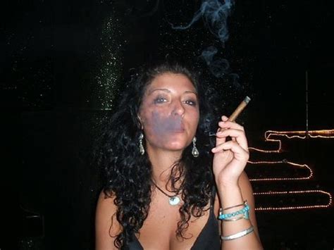 Cigar Girl, Cigar Smoking, Cigars, Hair Wrap, Wonder Woman, Smoke, Hair Styles, Beauty, Women