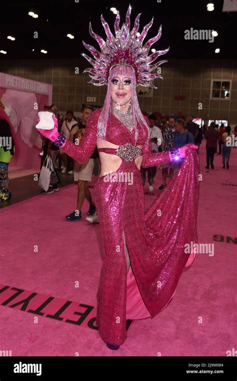 Attendee At The 2022 Rupaul Dragcon Day 2 Held At The La Convention