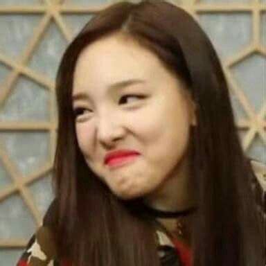 Pin By K I M On Memes Twice Kpop Memes Nayeon Meme Face M Me Face