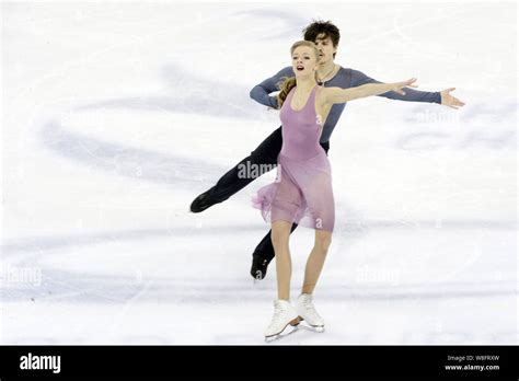 Alexandra Stepanova and Ivan Bukin of Russia perform during the Ice ...