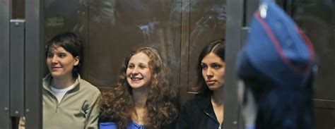 Krievija maksās kompensācijas Pussy Riot dalībniecēm Diena