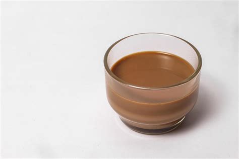 Fresh milk tea or Indian Kadak Chai. 14628717 Stock Photo at Vecteezy