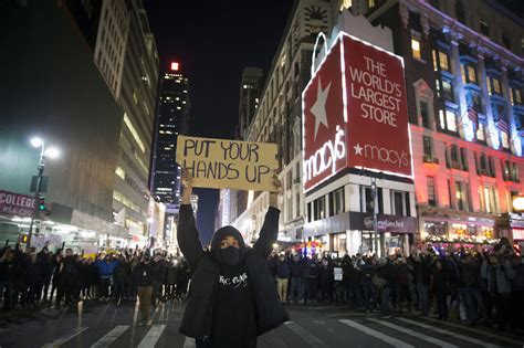 Un Altra Notte Di Proteste Negli Stati Uniti Il Post