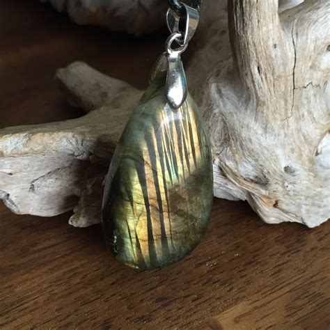 Pendentif Labradorite Pierre Incontournable Vertus Purification