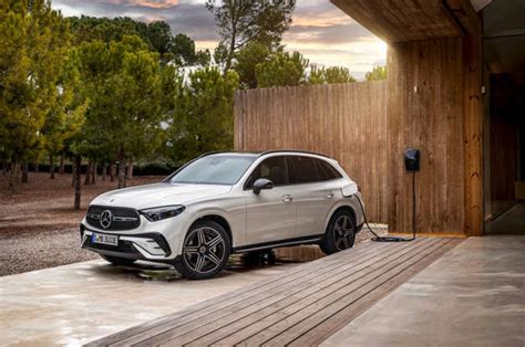 2025 Mercedes Benz Glc 350e Photo Gallery