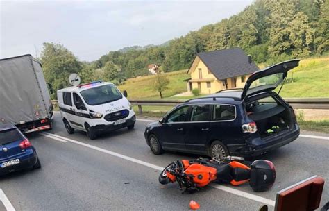 Saobra Ajna Nesre A Kod Ep A Sudarili Se Kamion Automobil I Motor