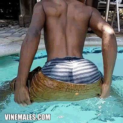 Vinemales My First Vine Publicnudity Reblog Please Follow