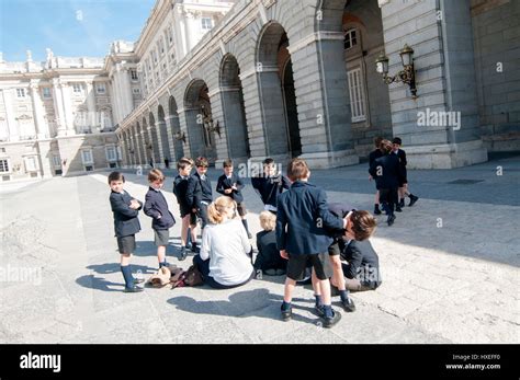 Spanish children school uniform hi-res stock photography and images - Alamy