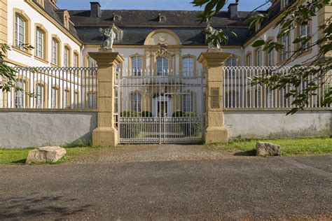 Schloss Quint Trier Quint Portal Speierling93 Flickr