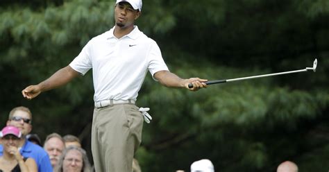 Woods Stumbles Fowler Surges At Firestone Cbs News