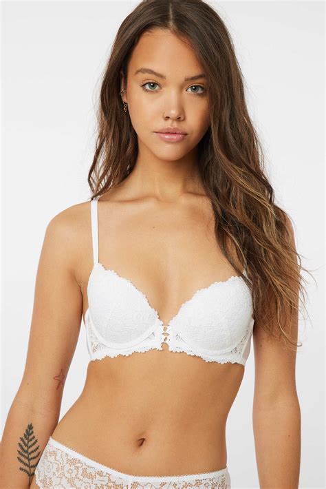 Lace Push Up Bra With Cross Over Detail Ardene