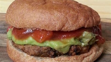 Spicy Southwestern Turkey Burgers With Guacamole And Salsa