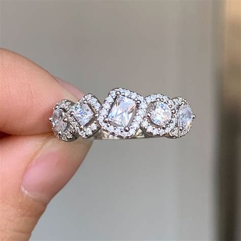 Huitan Modern Geometric Crystal Cubic Zirconia Rings For Women Luxury