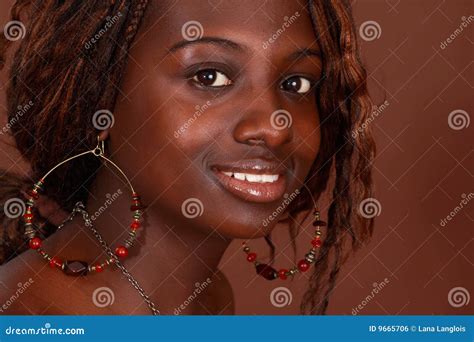 Belle Fille Africaine Photo Stock Image Du Beau Jeune 9665706