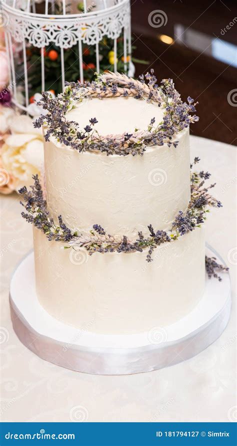 Elegant Wedding Cake Decorated With Flowers And Succulents Stock Image