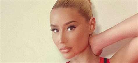 Iggy Azalea In Latex Underwear Shows Off Her Skateboard