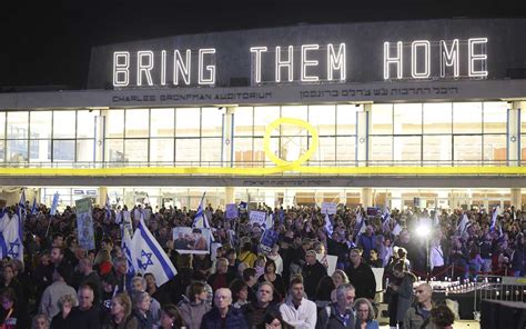 Miles de personas protestan en Israel para pedir la liberación de