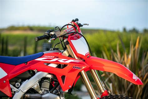 Honda Crf R Th Anniversary Edition First Look Fast Facts