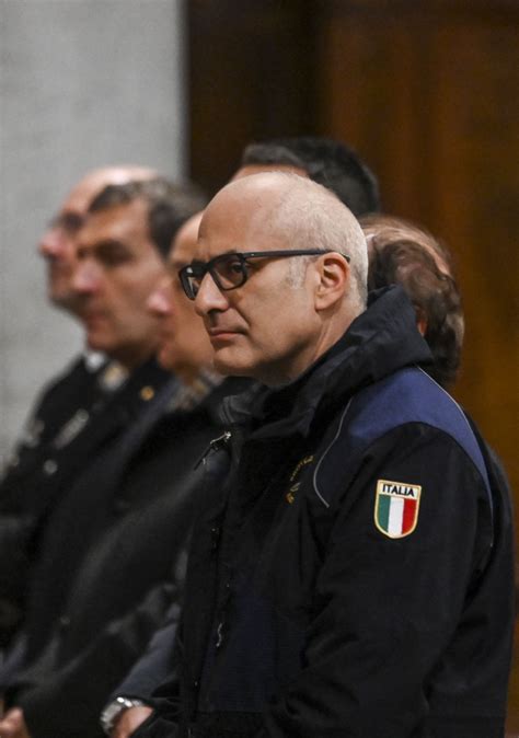 Il Cardinale Zuppi Celebra La Messa Per I Vigili Del Fuoco Le Foto