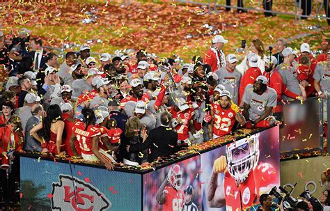 14 photos from from the Chiefs’ Super Bowl celebration