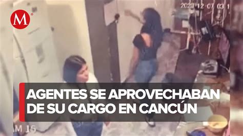 Captan A Polic As De Canc N Robando Durante Un Cateo Las Separan De Su