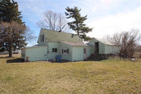 One Acre Wednesday Save This Old Indiana Farm House For Sale On 2