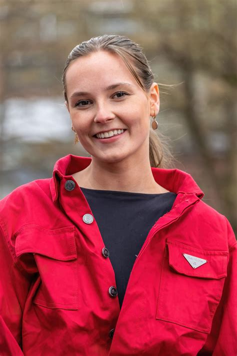 Ingrid Alexandra de Norvège sadresse aux étudiants Noblesse Royautés