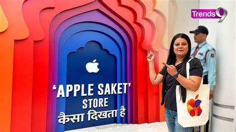 Apple Store In Delhi Ceo Tim Cook Opens India S Second Apple Store At