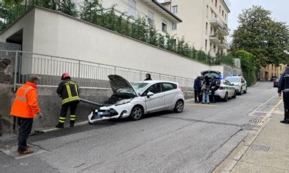 Merate Incidente Auto Si Schianta Contro Il Semaforo Prima Merate