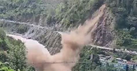 Uttarakhand Landslide Blocks Badrinath National Highway Again Commuters Stuck