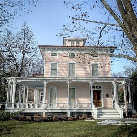 15 Beautiful Pink Houses That Barbie Would Totally Love