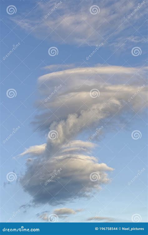 Nubes Circulares Sobre El Bosque Foto De Archivo Imagen De Italia Europa 196758544