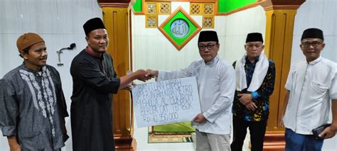 Wahdi Qomaru Silaturahmi Dengan Solat Subuh Bersama Warga Senator