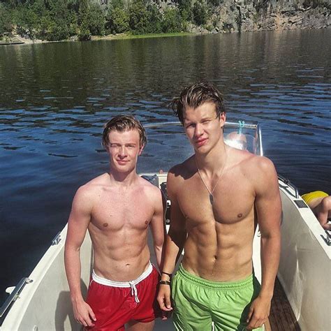 635 Likes 47 Comments Hunks Of Hockey Hunksofhockey On Instagram