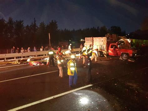 Choque En La México Puebla Deja Al Menos 8 Peregrinos Muertos El