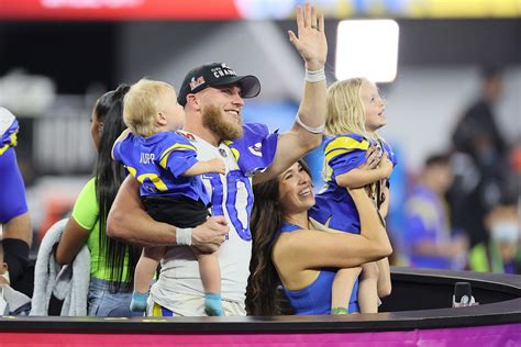 Rams Cooper Kupp Gets Cozy With Wife Anna In New Photo