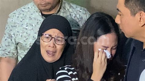 Ibu Tamara Tyasmara Geram Dan Menangis Saat Putrinya Dituding Terlibat