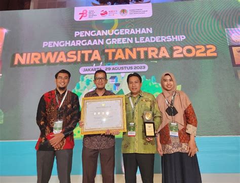 Pemkab Dprd Kabupaten Bekasi Raih Penghargaan Green Leadership