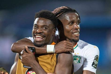 Football Serges Aurier Et Wilfried Zaha Vainqueur De La Supercoupe