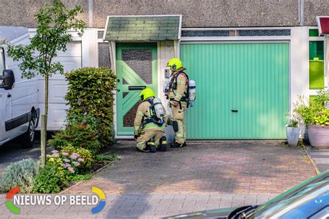 Arrestatieteam Valt Woning Binnen Na Explosie Door Drugslab