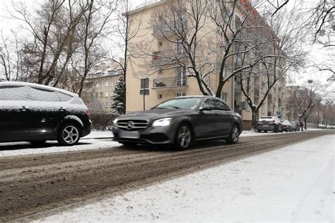 Nieg A Potem Deszcz Trudne Warunki Na Drogach W Bydgoszczy I Regionie