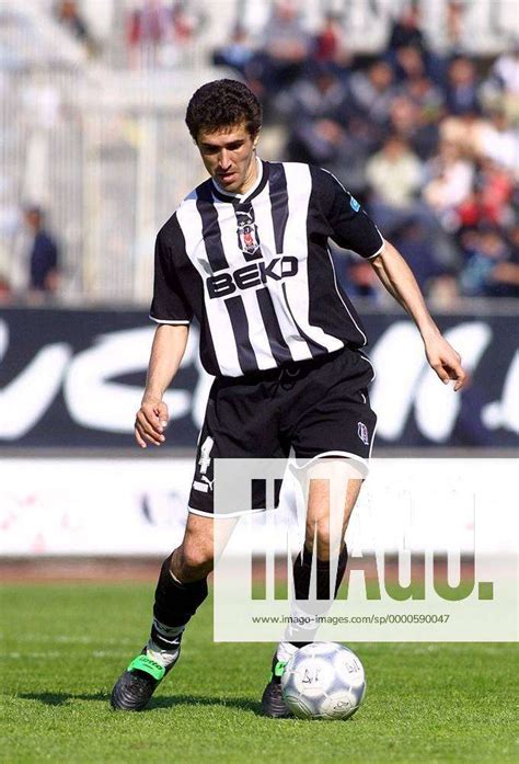 Ahmet Yildirim Besiktas am Ball Fußball Herren Süper Liga 2001 2002