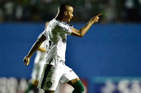 Felipe Pires Celebra Primeiro Gol Valoriza Rod Zio E Foca No Derby