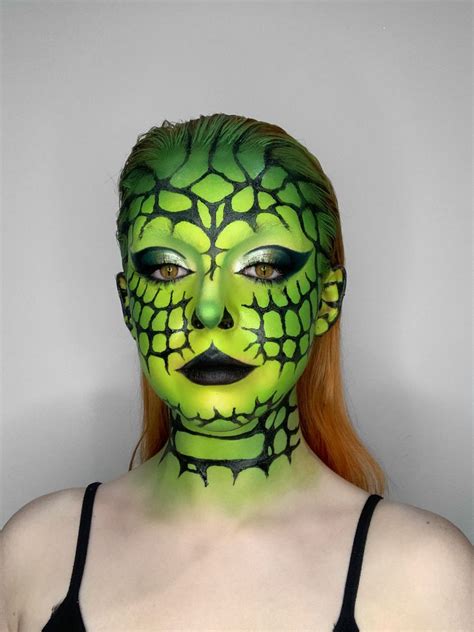 Snake Makeup in 2024 | Animal makeup, Makeup, Face paint