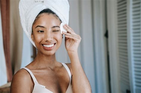 5 Tips Skincare Dasar Yang Gak Boleh Kamu Lewatkan