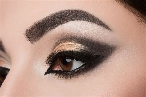 7 conseils pour un maquillage réussi des yeux marron