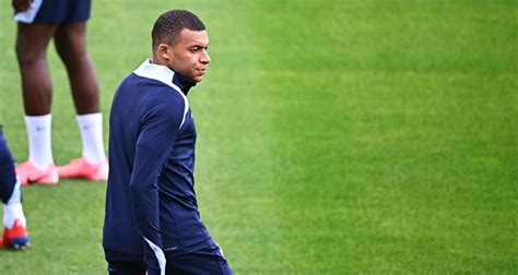 Équipe de France Kylian Mbappé forfait face aux Pays Bas