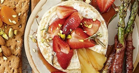 Baked Brie With Roasted Balsamic Strawberries Recipe Baked Brie Vegetarian Recipes Food