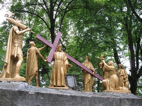 Lourdes Le Chemin De Croix